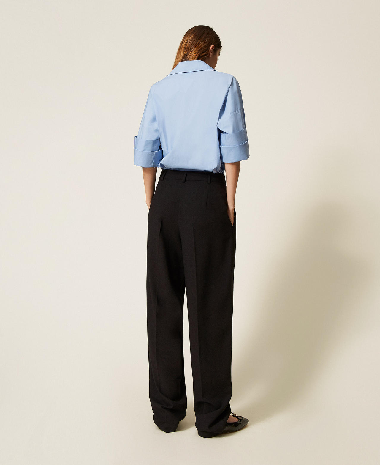 Pantalon avec plis asymétriques Noir Femme 252AP2294_00006_03