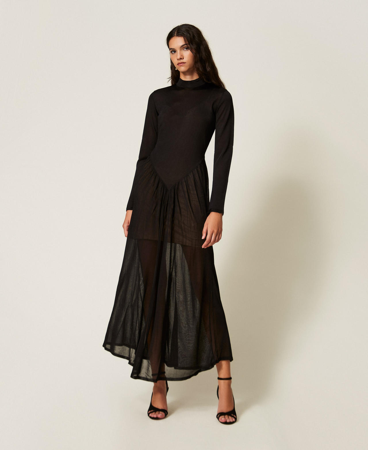 Robe longue en maille avec fronce