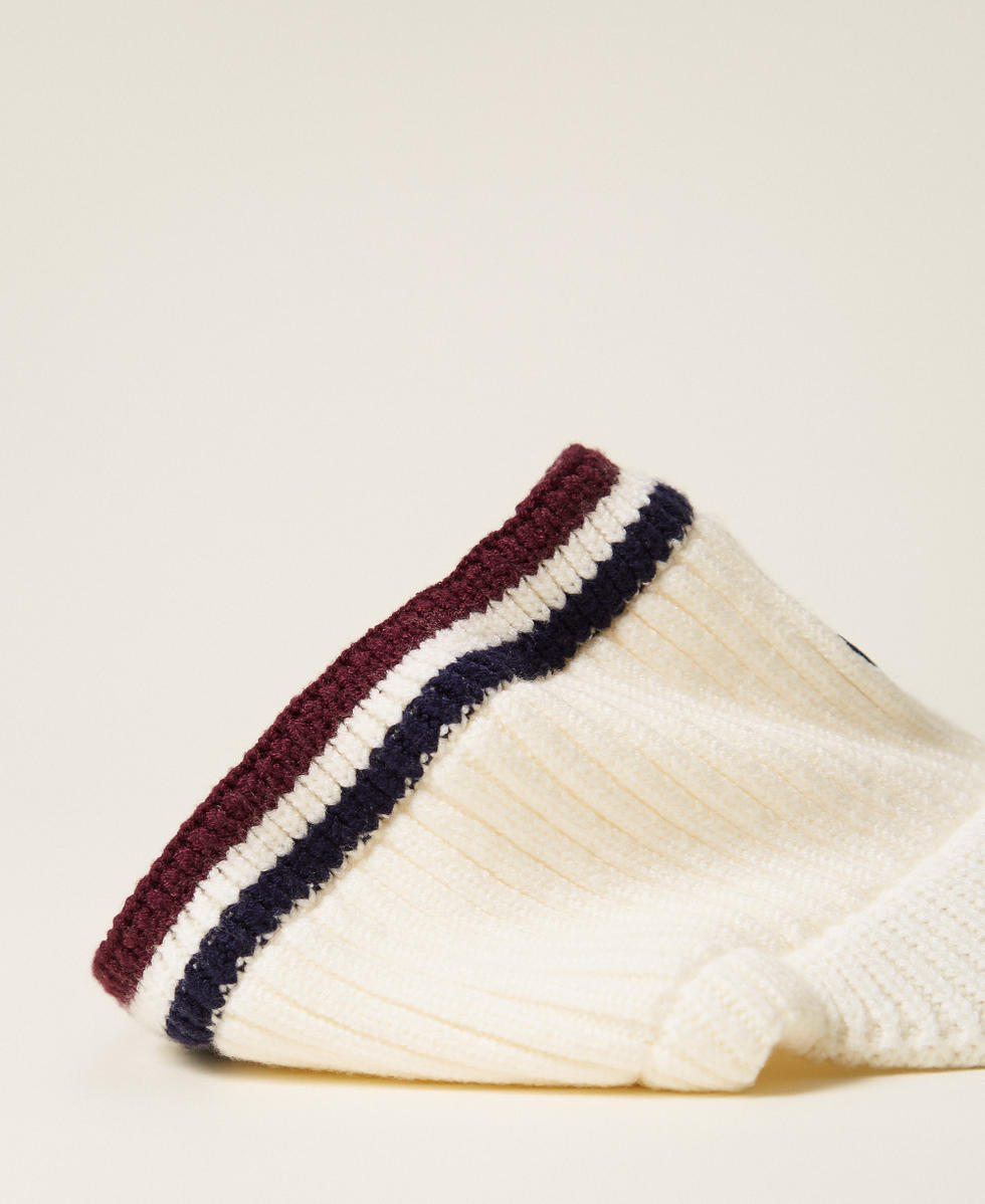 Knit beanie with visor and Oval T Milk Girl 252GJ5017_12577_03