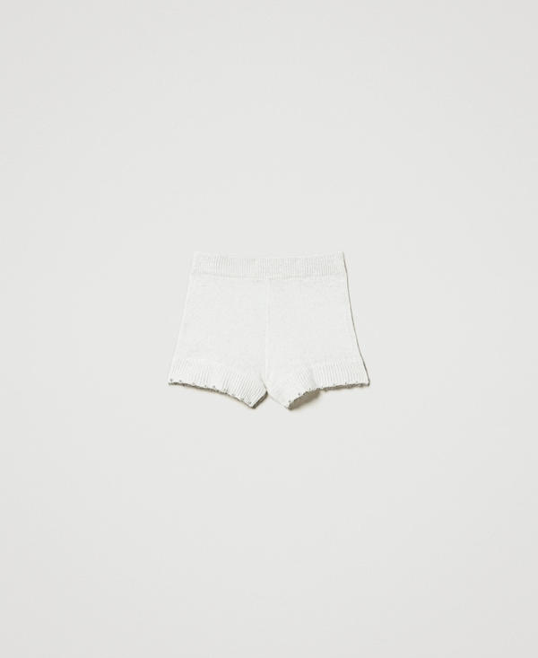 Strickshorts aus Angoramischung mit Perlen