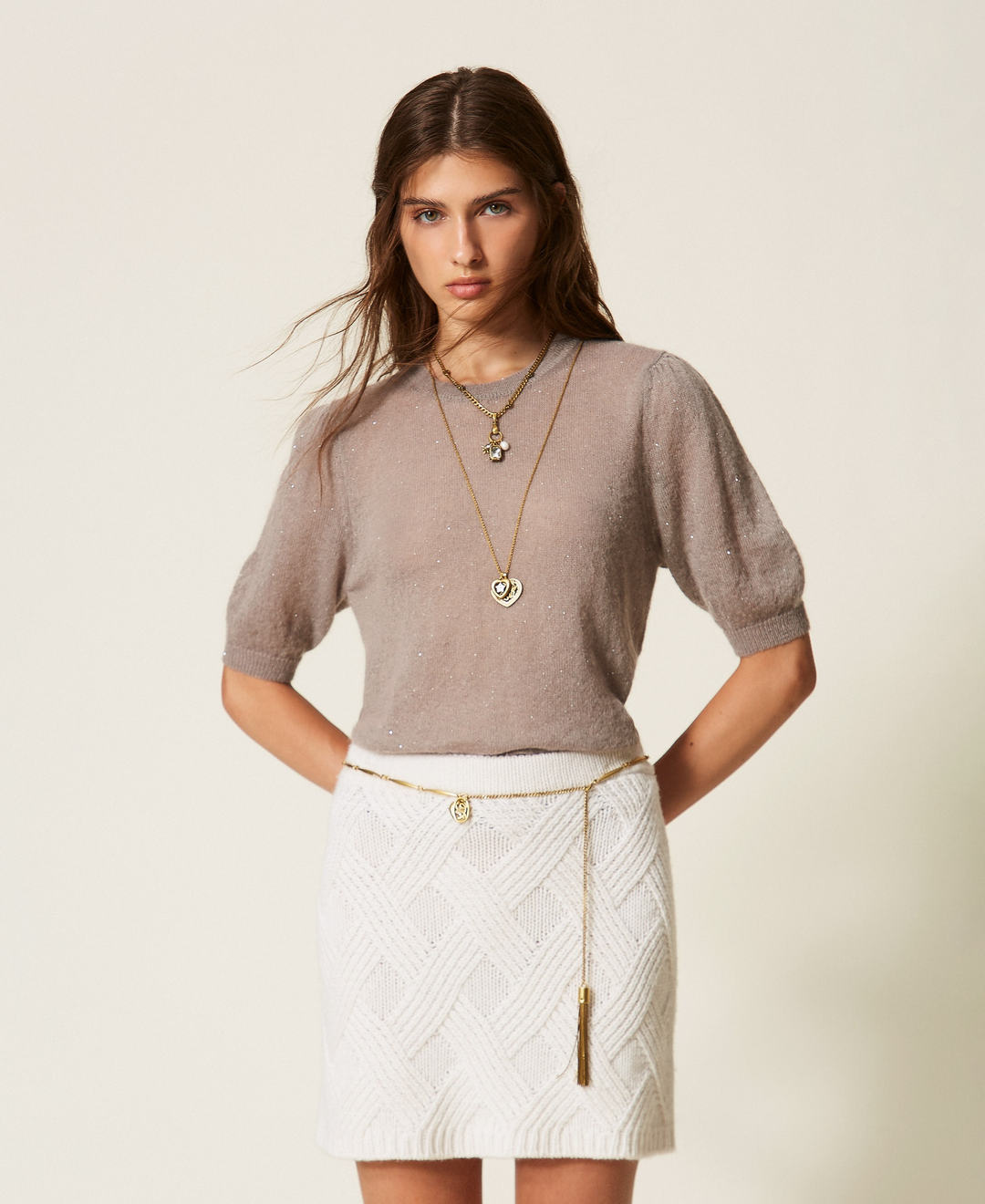 Jupe courte en maille avec tressages