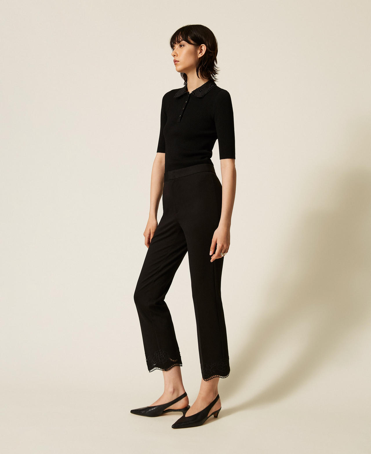 Pantal&oacute;n recto con bordado ingl&eacute;s Negro Mujer 262TP2673_00006_02
