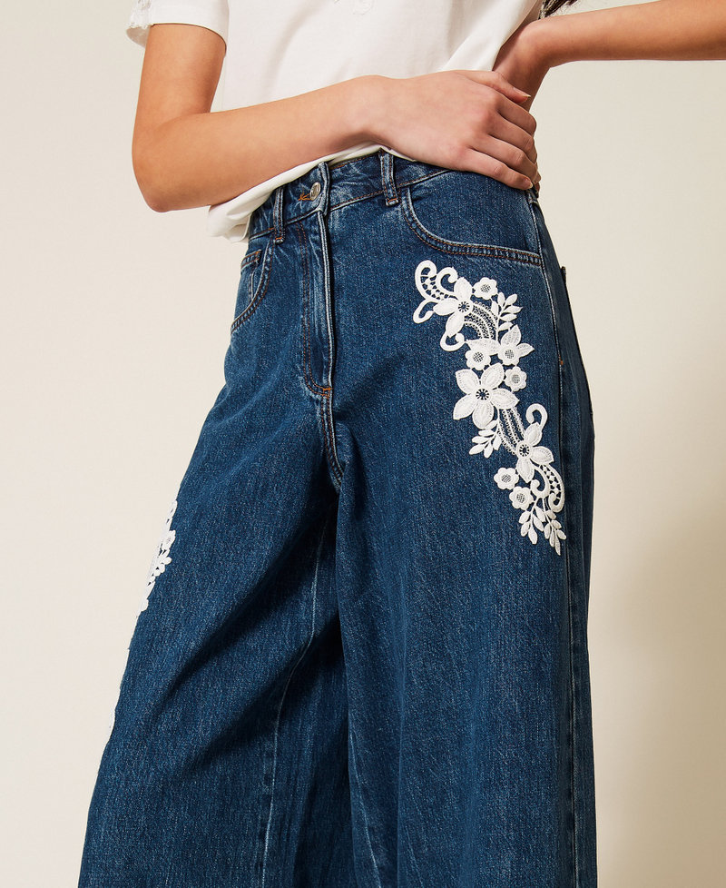 Weite Jeanshose mit Spitze Denimblau Frau 261AP2390_01104_04