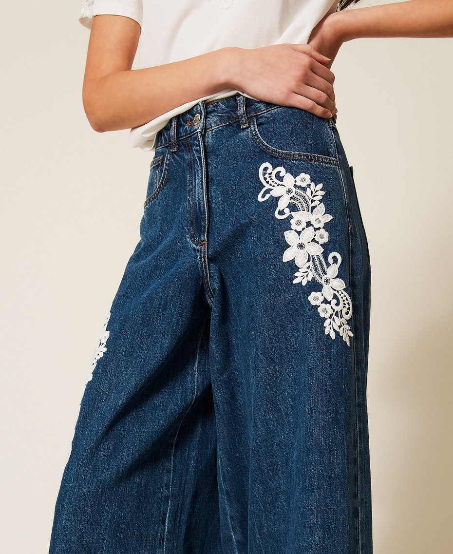 Weite Jeanshose mit Spitze Denimblau Frau 261AP2390_01104_04