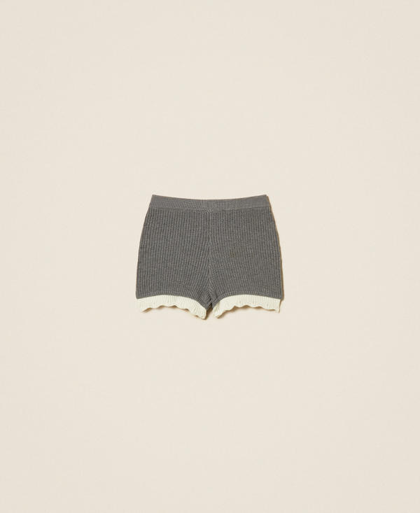 Shorts de punto con detalles festoneados