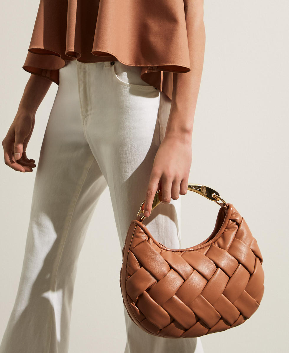 Handgeflochtene Tasche &bdquo;Croissant&ldquo;