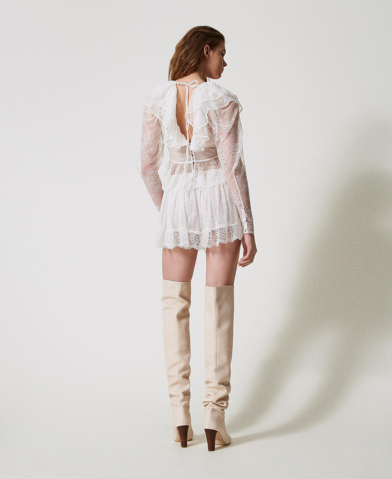 Bluse „Lilie“ aus Spitze mit Volants Weiß Schnee Frau 251TS2090_00282_03