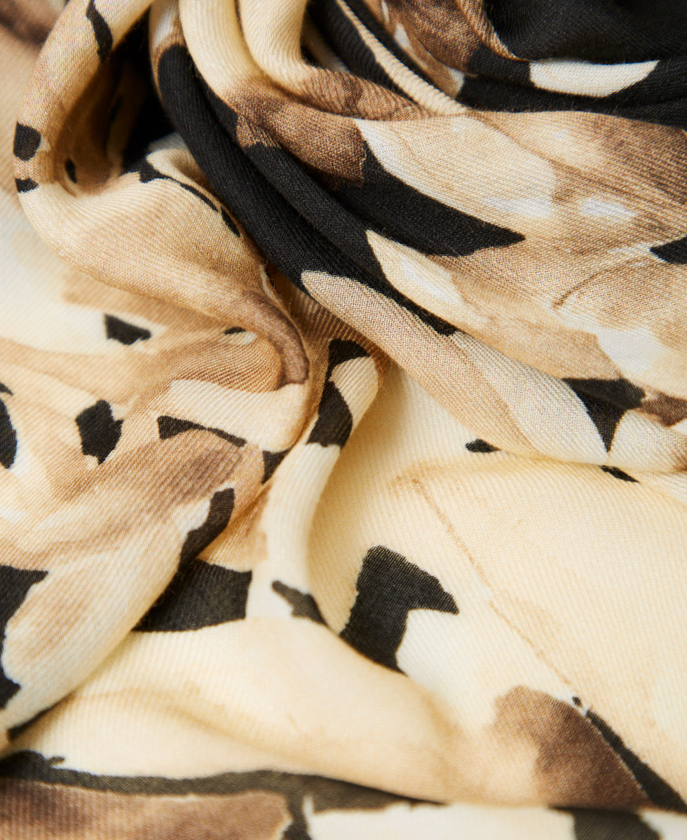 Tuch mit Blumenprint Blumenprint Schwarz / Natural Beige Frau 251LB4CKK_12195_02