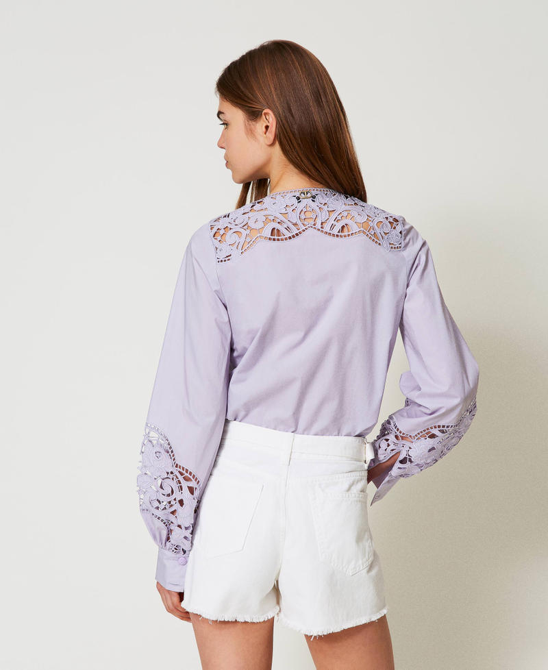 Shorts in bull with belt