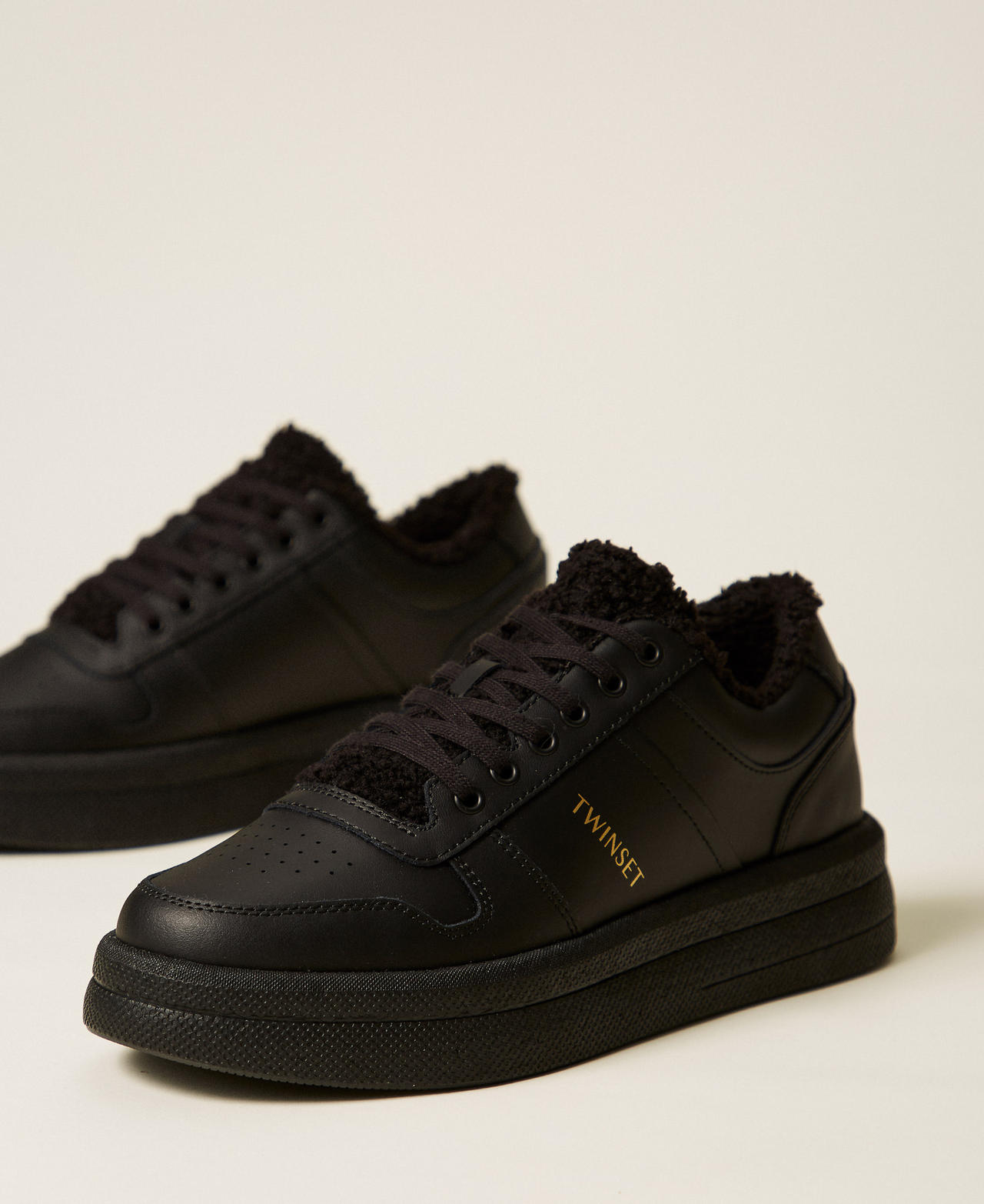 Zapatillas Fessura con pelo sintético Negro Mujer 252TGT01A_00006_02