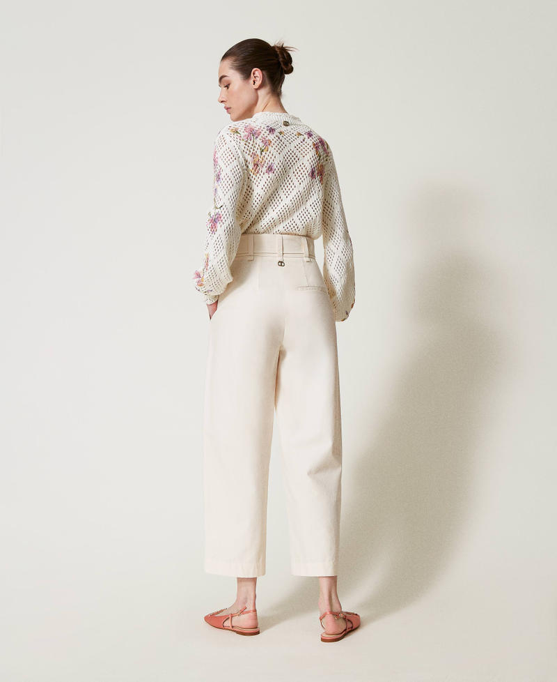 Gabardinehose aus Baumwollmischung mit Gürtel