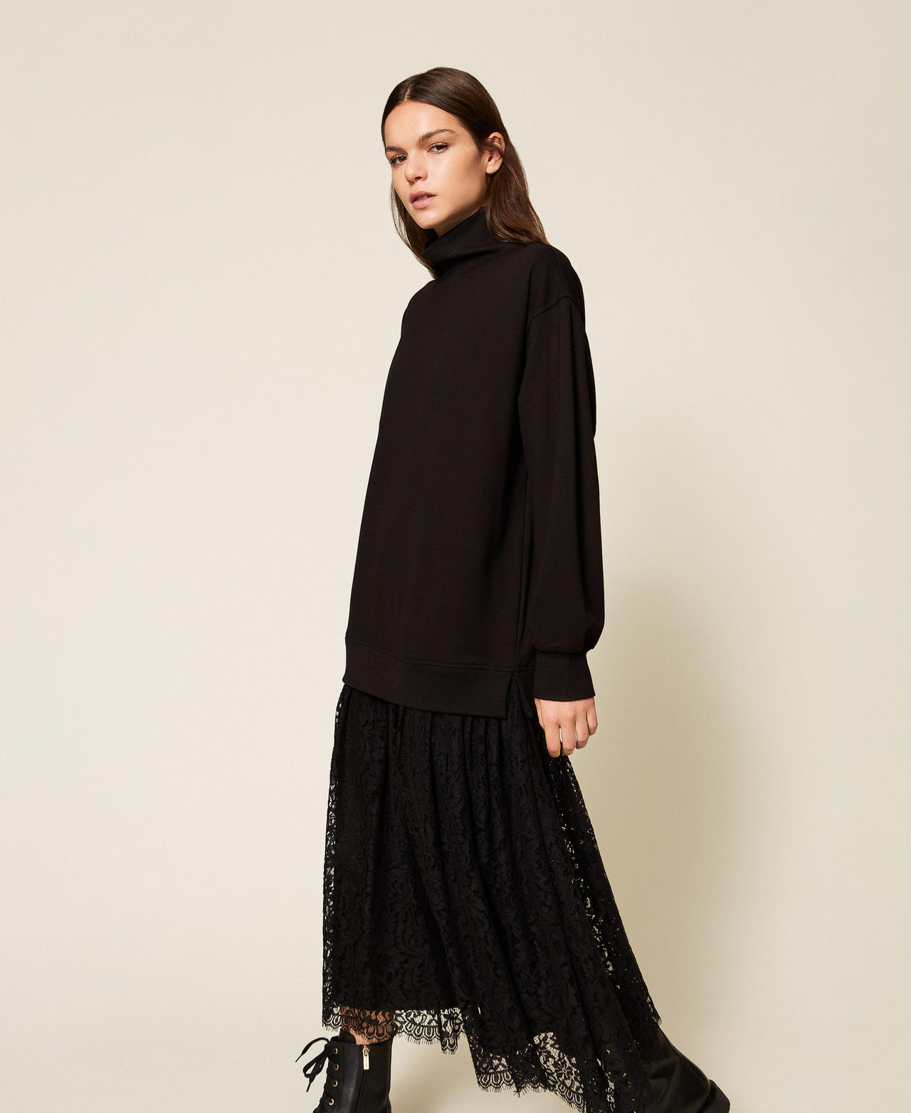 Fleece and lace midi dress Black Woman 252LL2JEE_00006_02