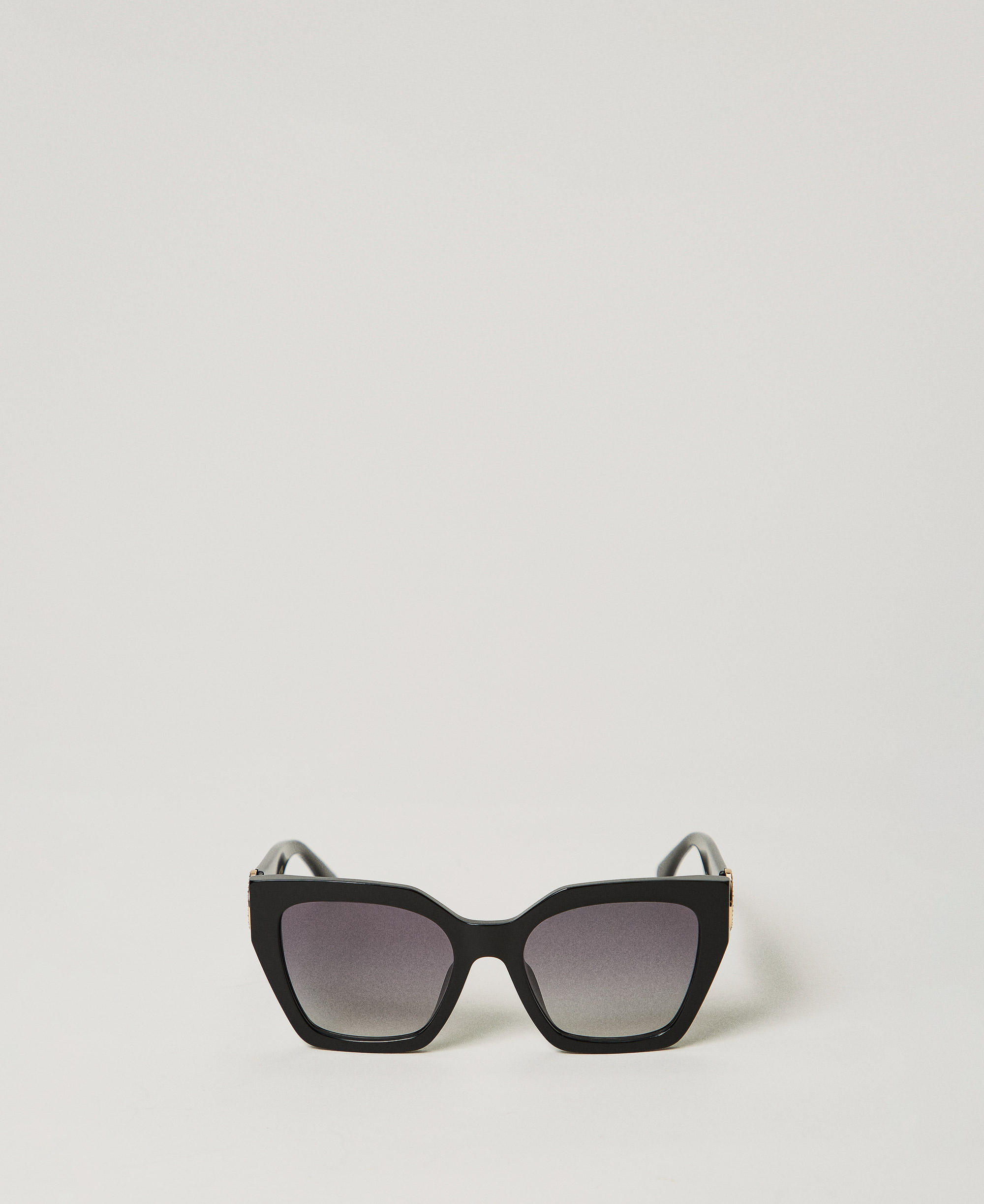 Oversized square sunglasses