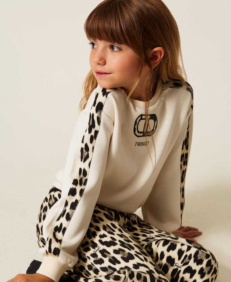 Girls' sweatshirt with Oval T and printed trousers Two tone Papyrus White/Leopard Print Girl 252GB211A_12740_PD