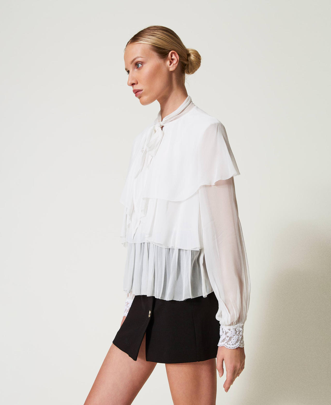 Georgette blouse with flounces and lace White Snow Woman 251TP2741_00282_02