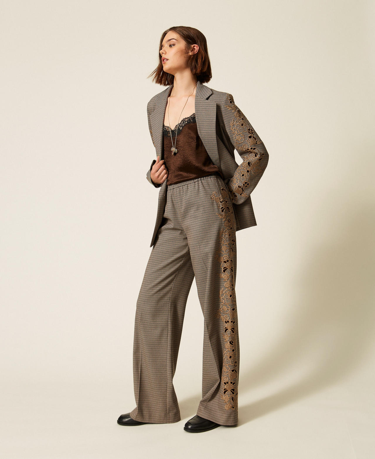 Houndstooth palazzo trousers with embroidery "Oak" Beige/Darkness Brown Houndstooth Woman 262TP2631_13828_02