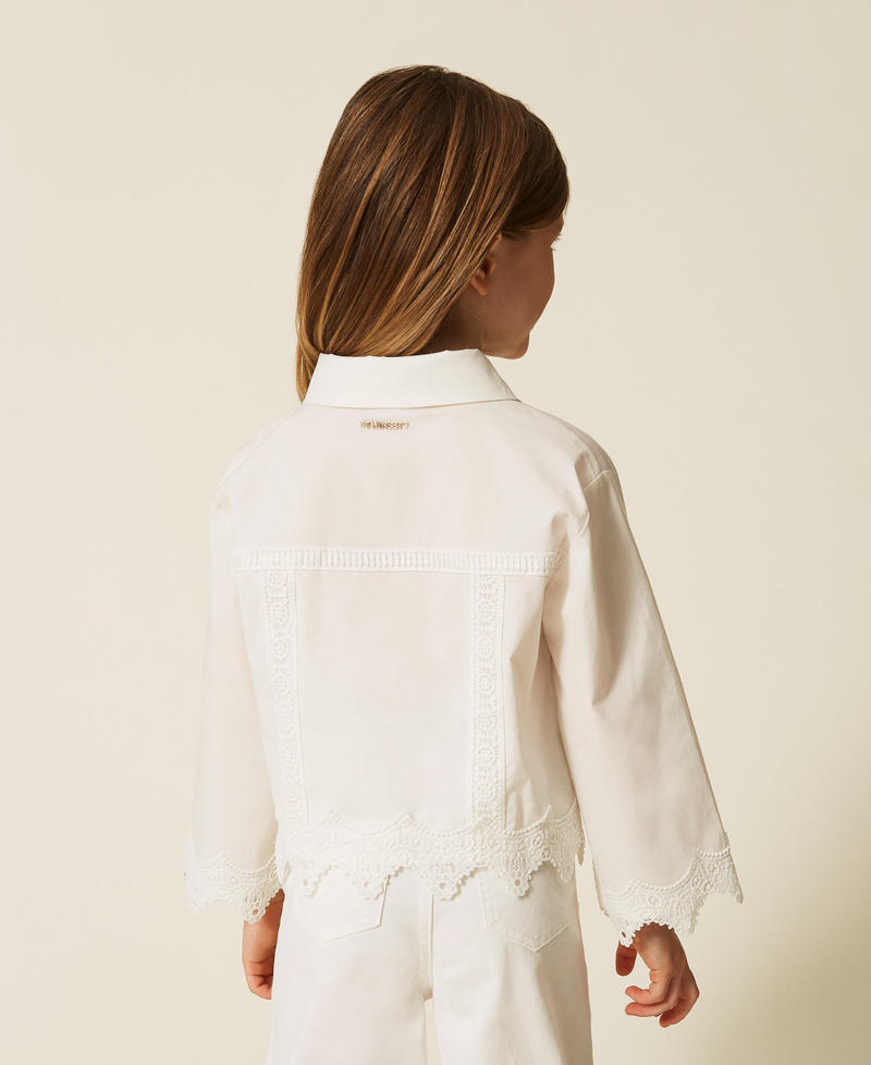 Baby-Hemdbluse aus Popeline mit Spitze Mattwei&szlig; M&auml;dchen 261GB2020_00526_03