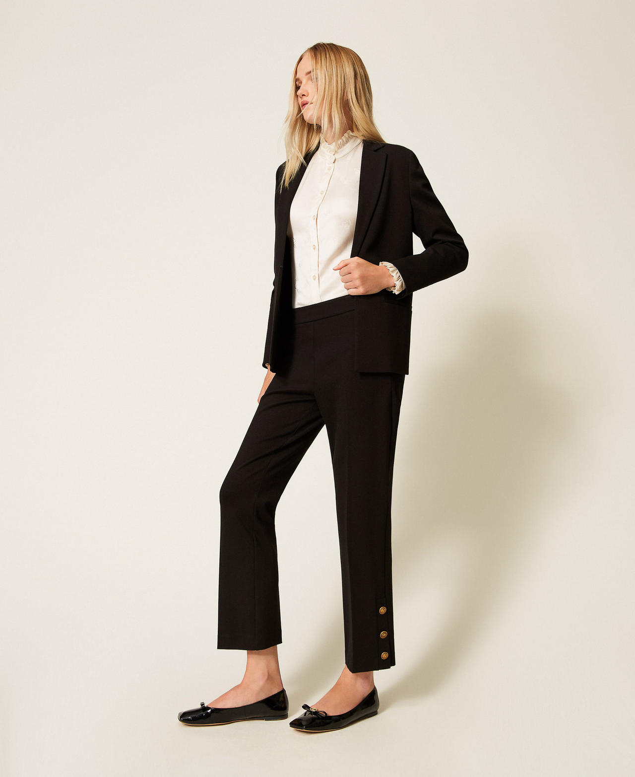 Cropped trousers with Oval T buttons Black Woman 252TP2603_00006_02