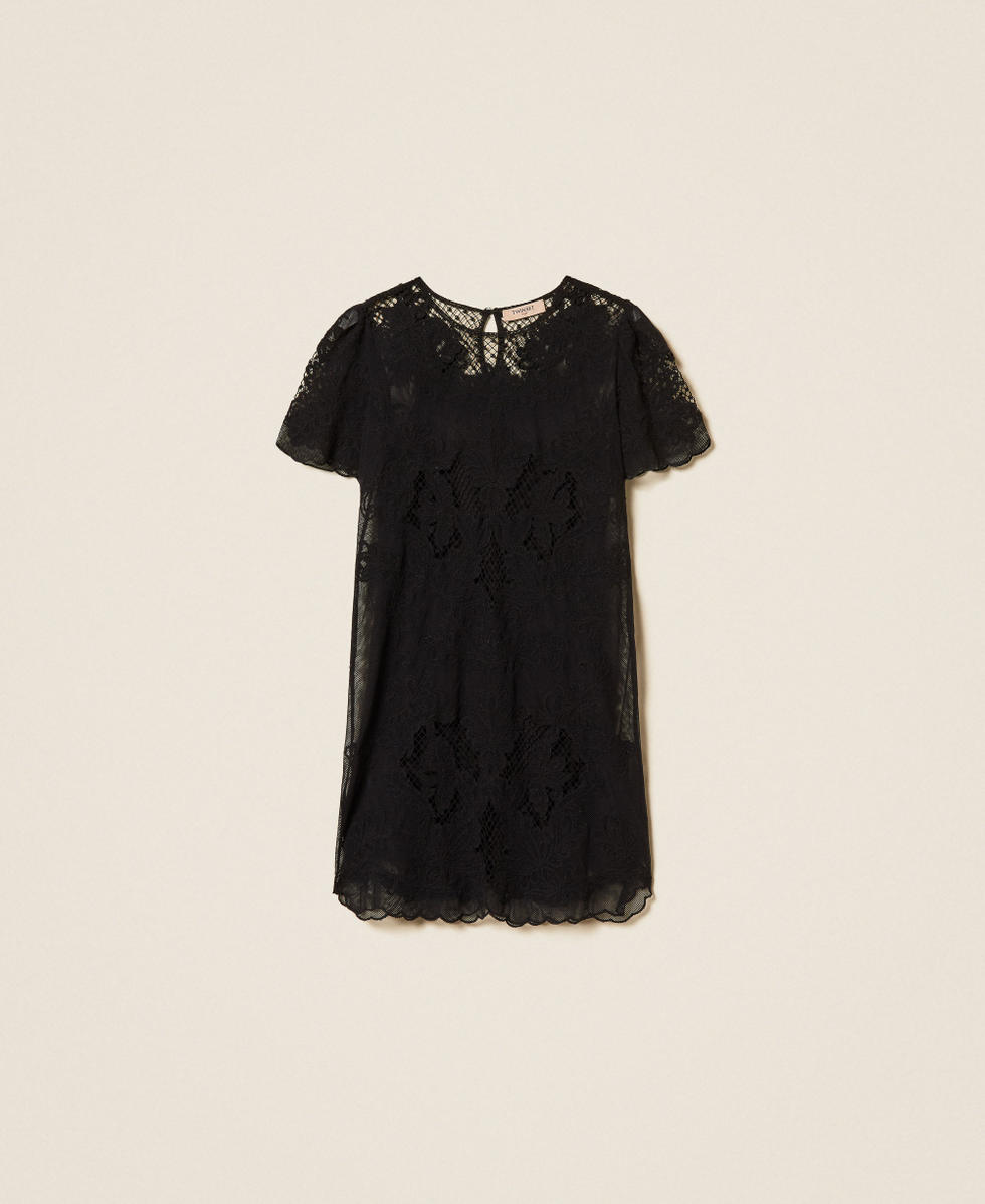 Robe courte en mousseline avec broderie
