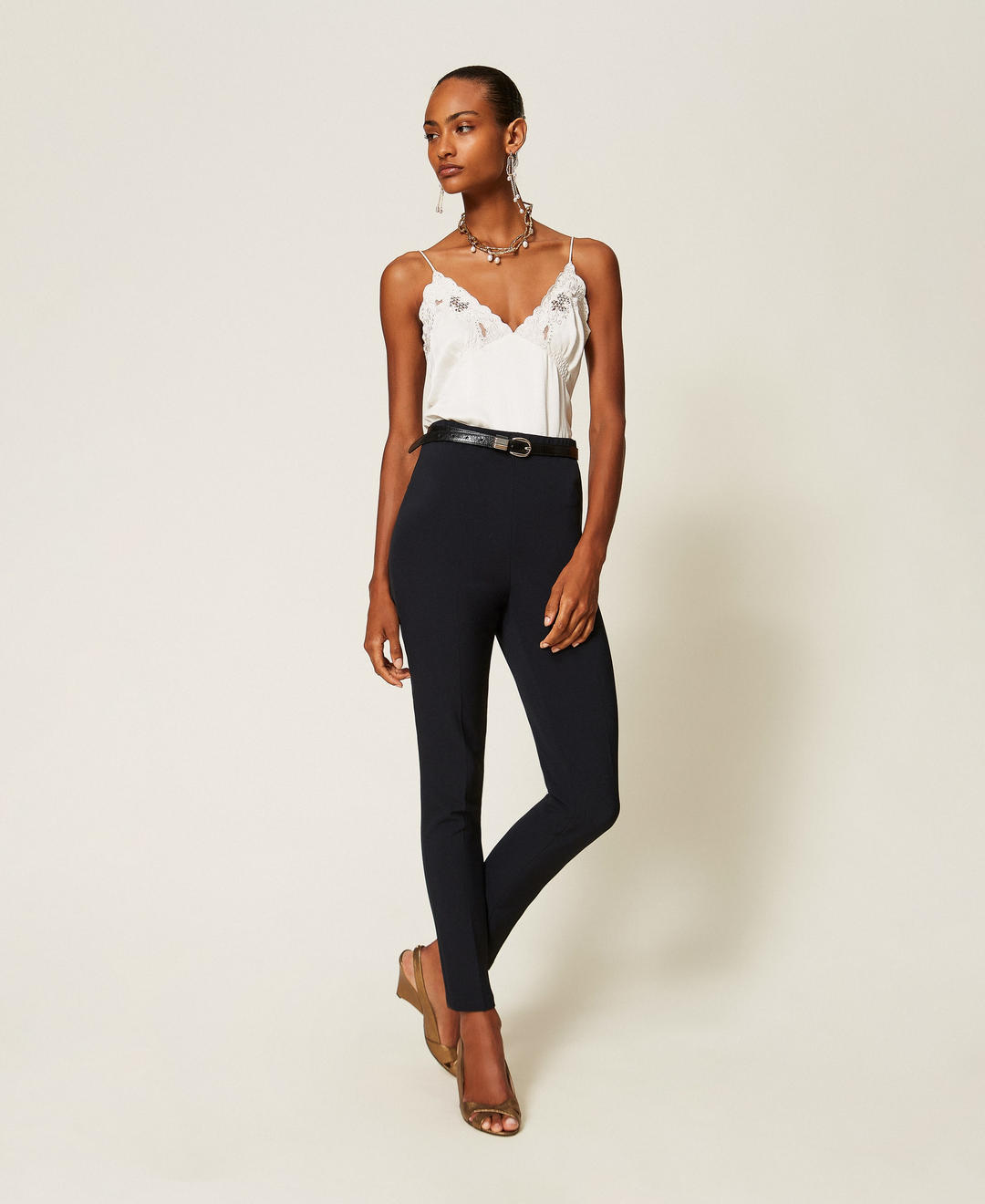 Pantalon ajusté en crêpe