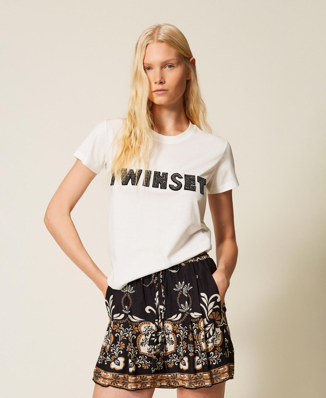 T-shirt avec patch siglé brodé