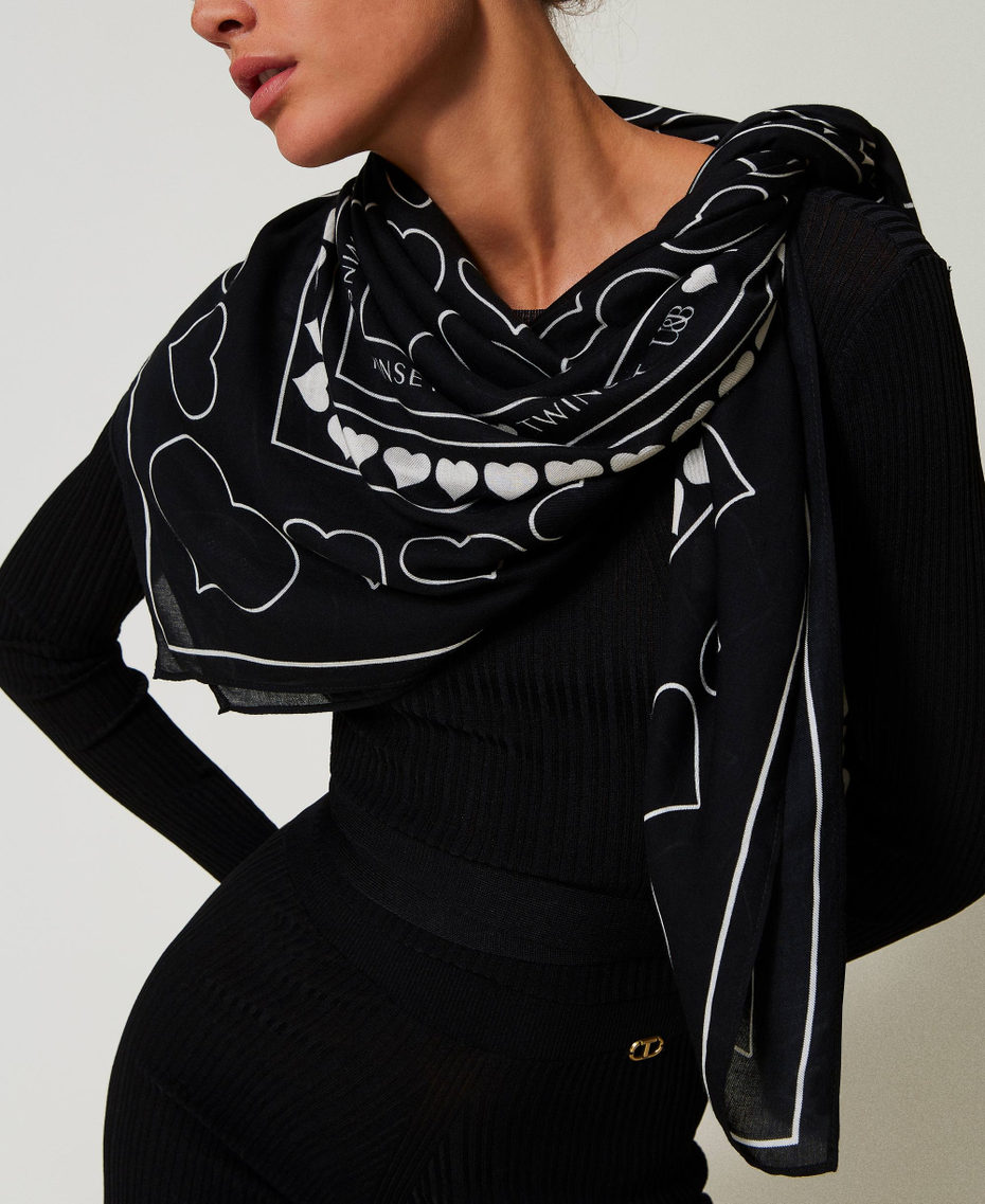 Kefiah con stampa logo e cuori Nero Donna 242LL5ADD_00006_S0