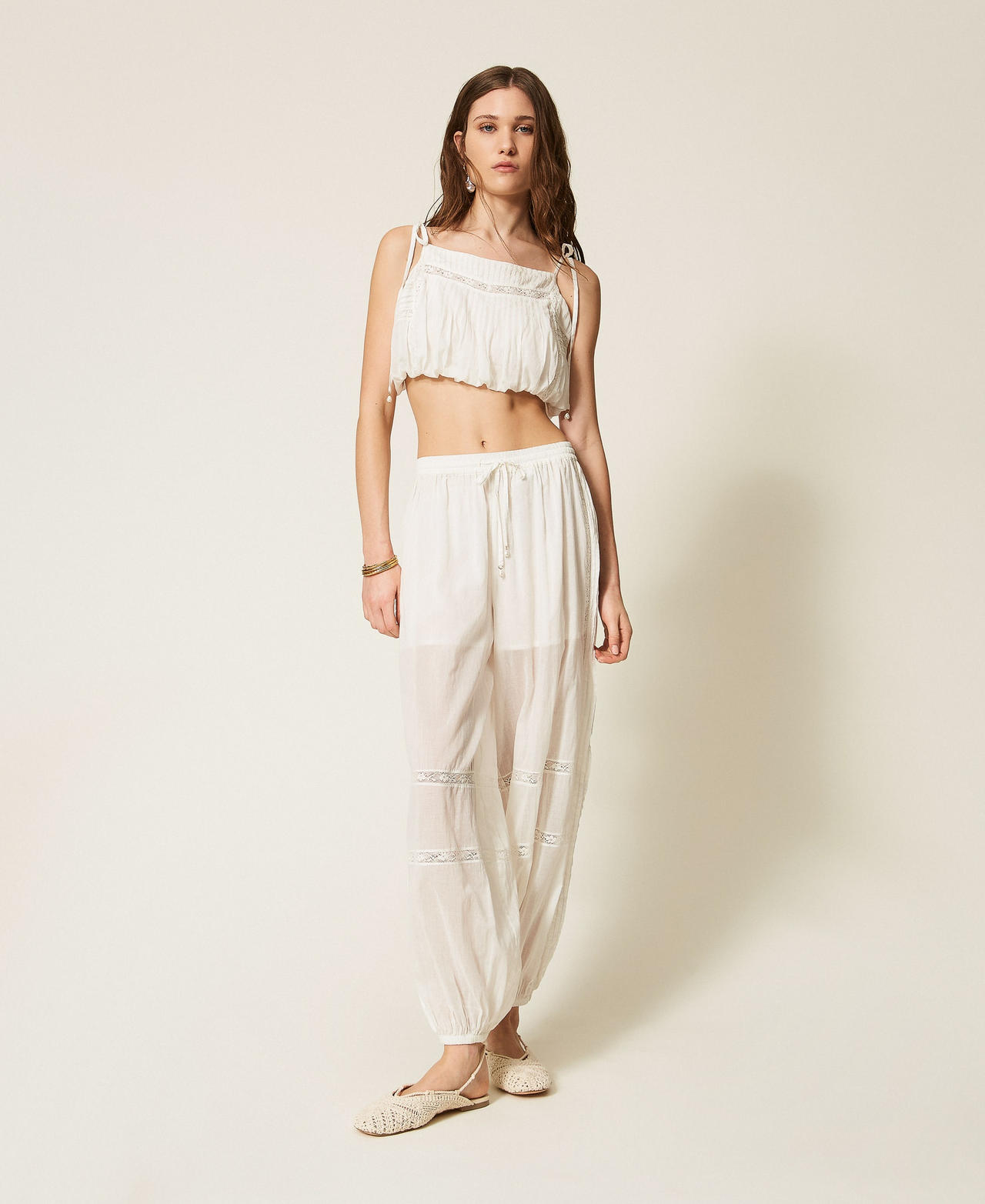 Muslin trousers with lace Off White Woman 261LM2HBB_00526_02