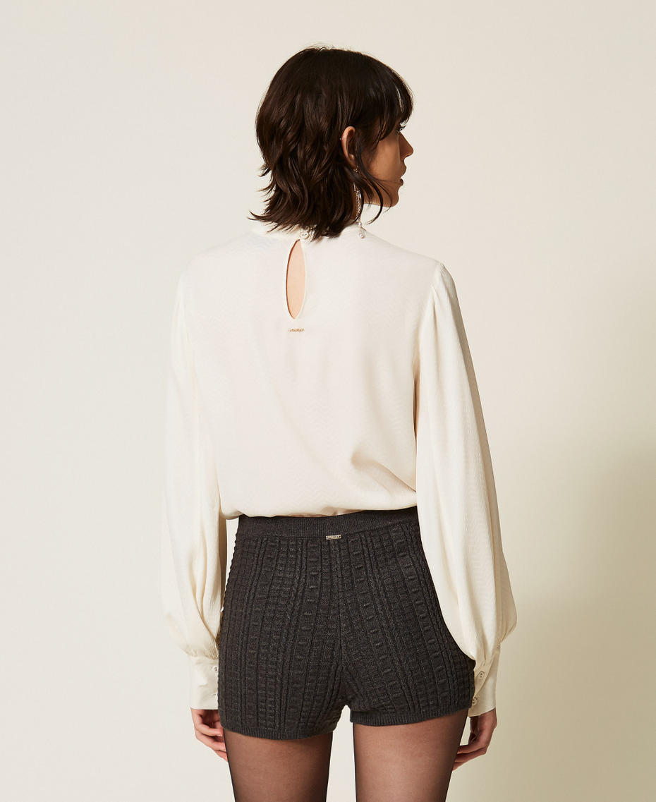 Bluse aus Cr&ecirc;pe de Chine aus Seidengemisch Perlmutt Frau 262TP278A_00059_04