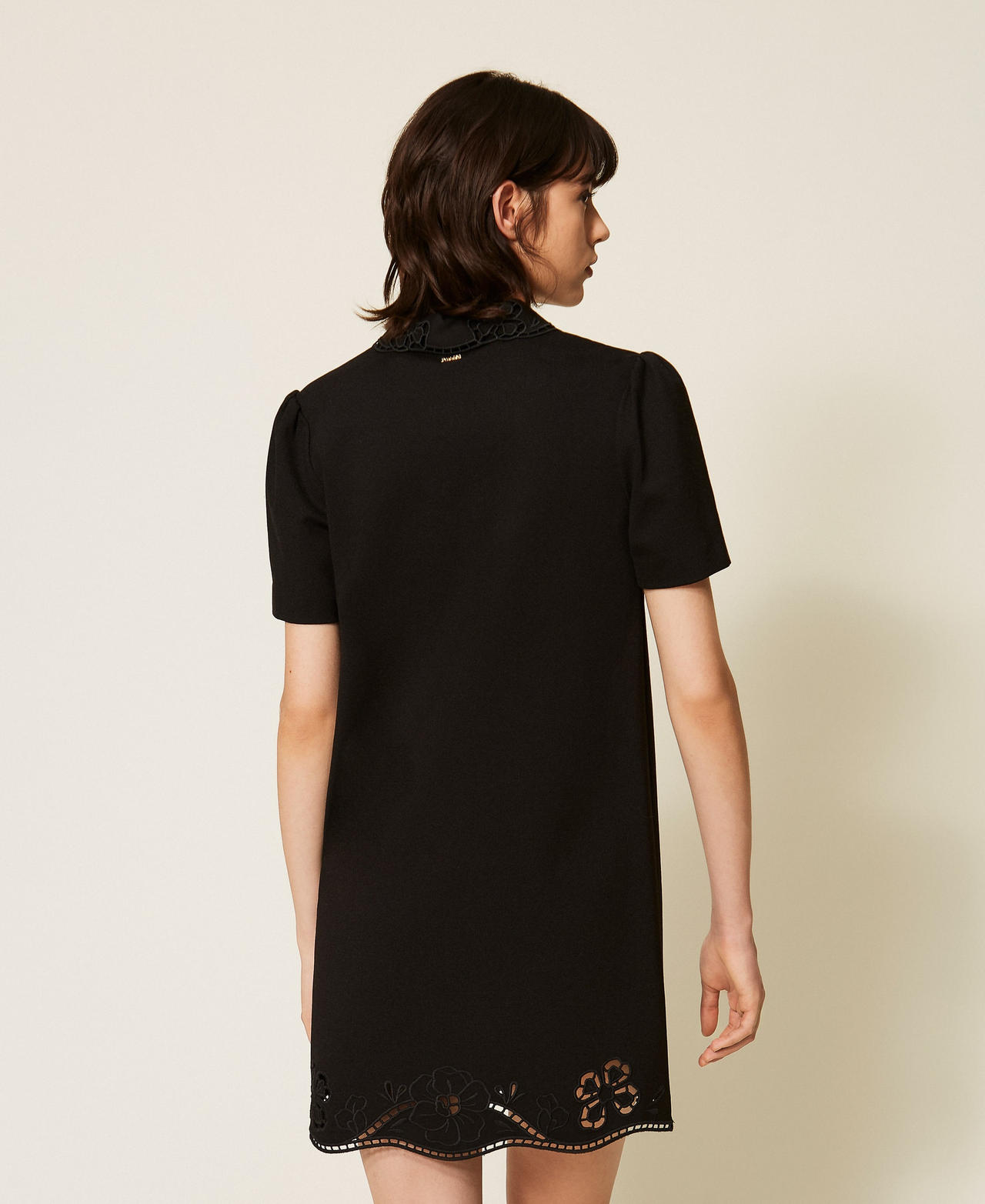 Robe courte avec broderie anglaise Noir Femme 262TP2671_00006_03
