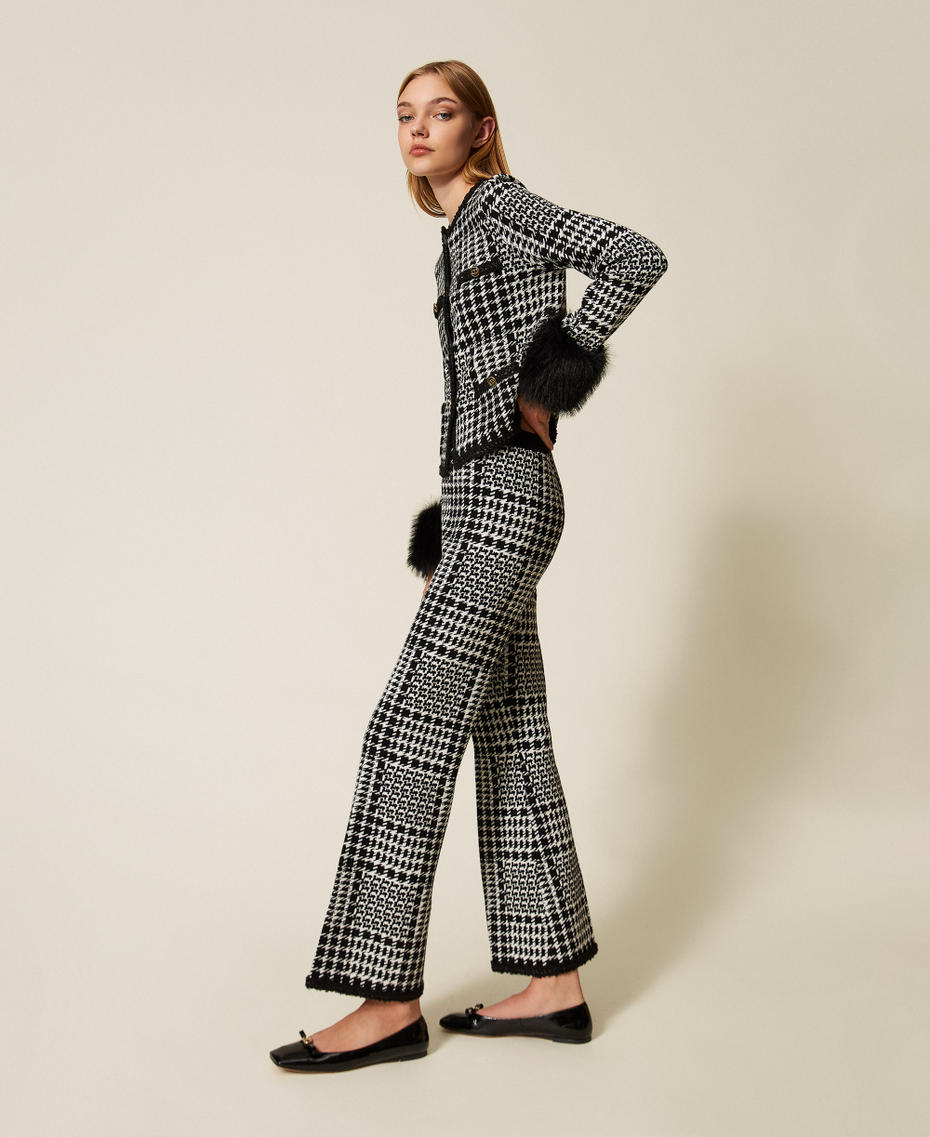 Pantalon en maille &agrave; carreaux Carreau Blanc &laquo;&nbsp;Neige&nbsp;&raquo;/Noir Femme 252TT3043_12907_02