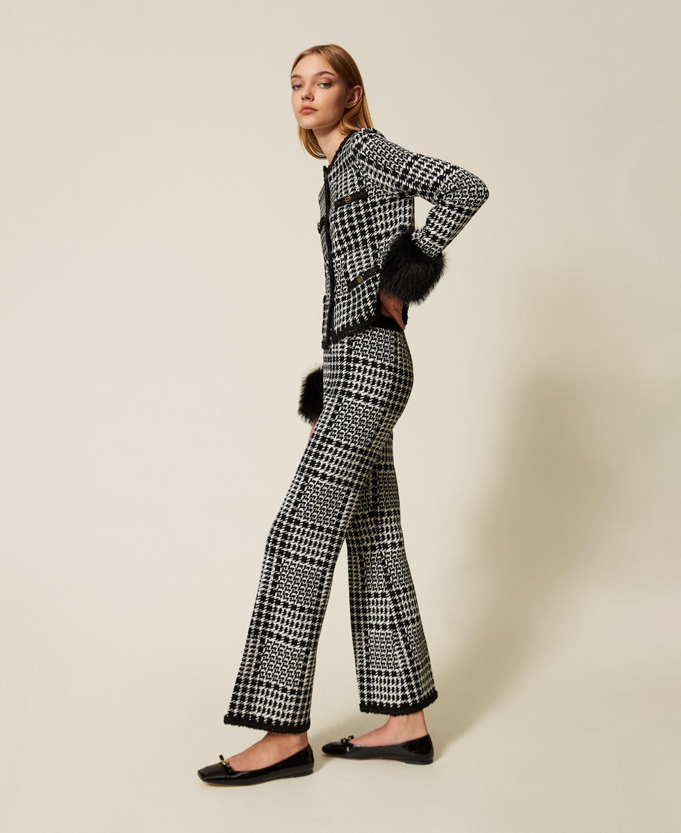 Chequered knit trousers Snow White/Black Check Woman 252TT3043_12907_02