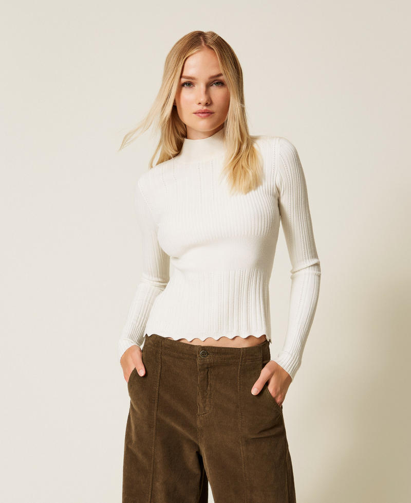 Pull col montant côtelé avec festons Blanc Neige Femme 252TT3221_00282_01