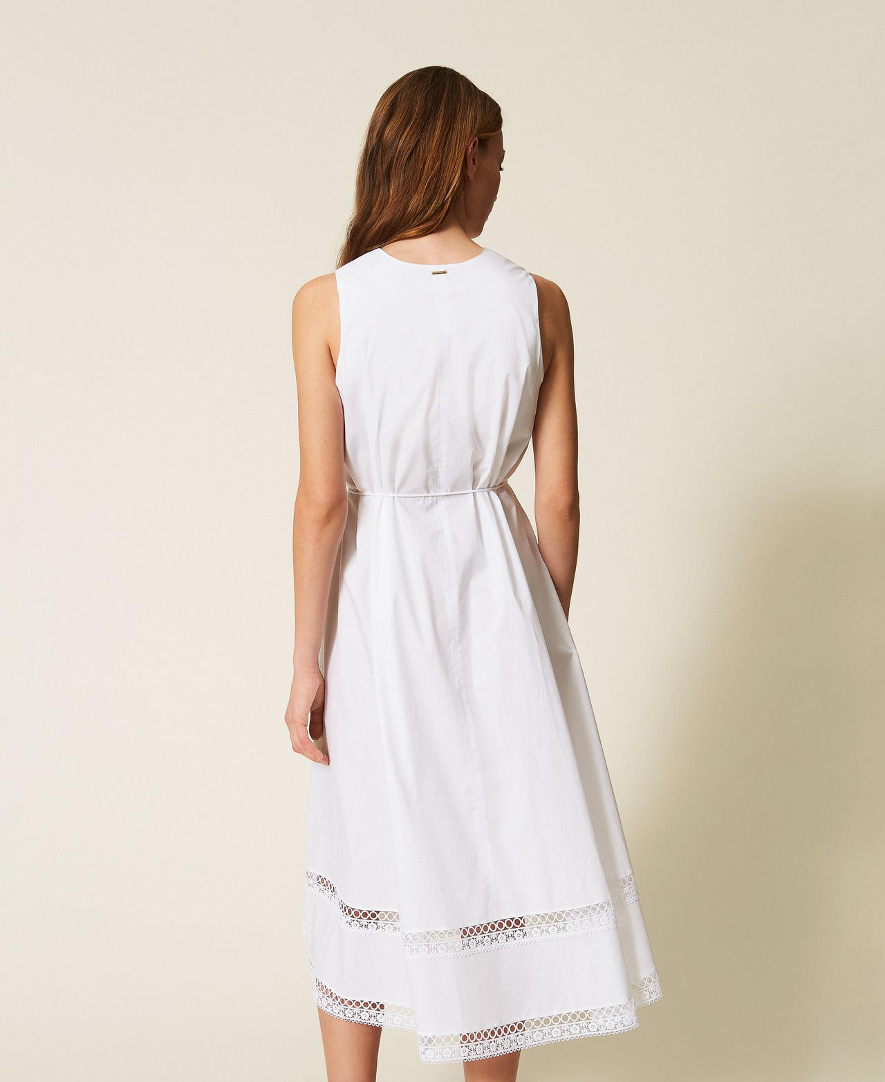 Langes Kleid aus Popeline mit Stickerei Wei&szlig; Frau 261TT2250_00001_03