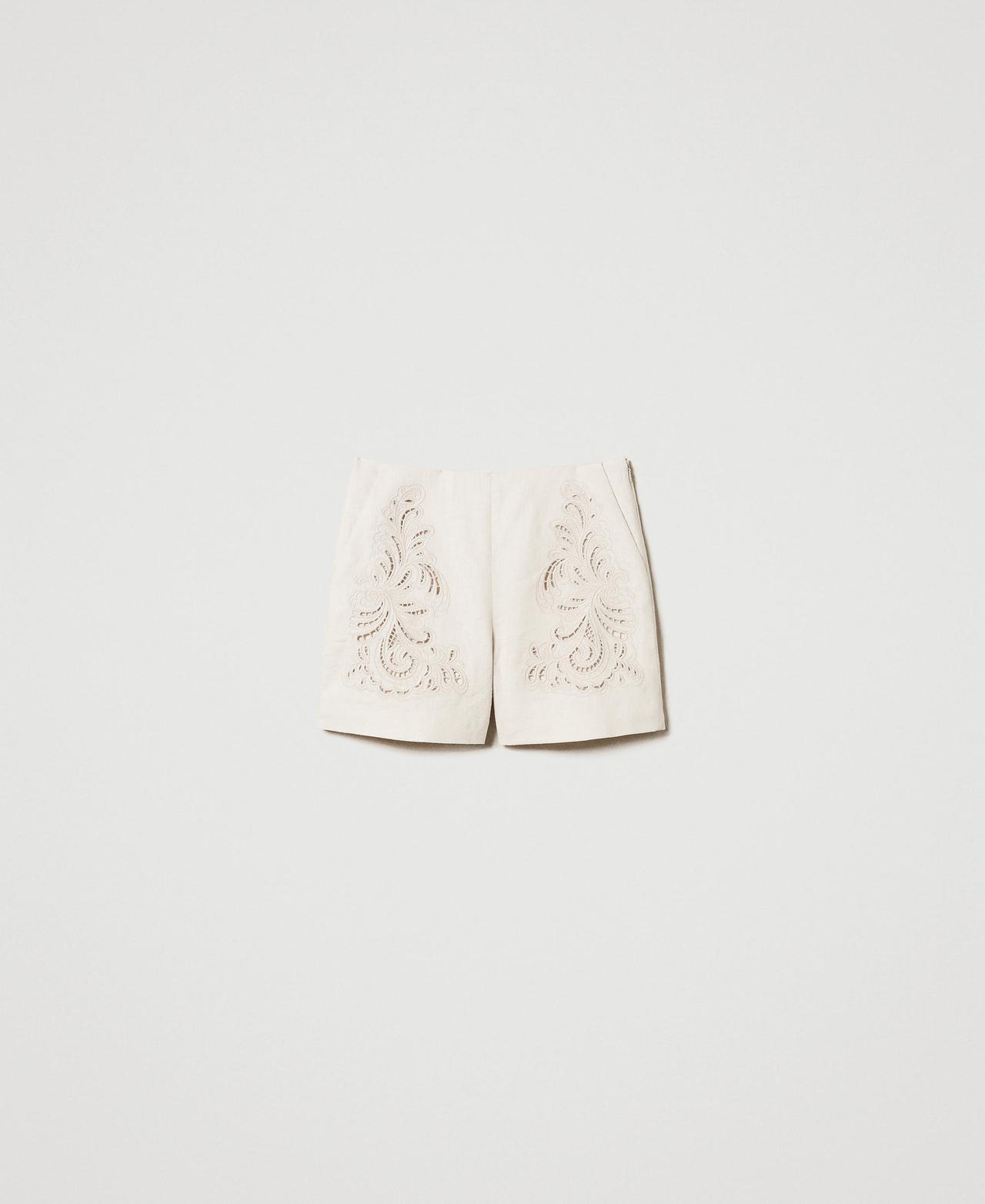 Linen blend shorts with embroidery Woman, White | TWINSET Milano