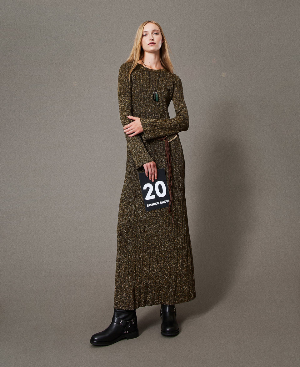 Twin Set Abito lungo in maglia a coste con cintura Oval T