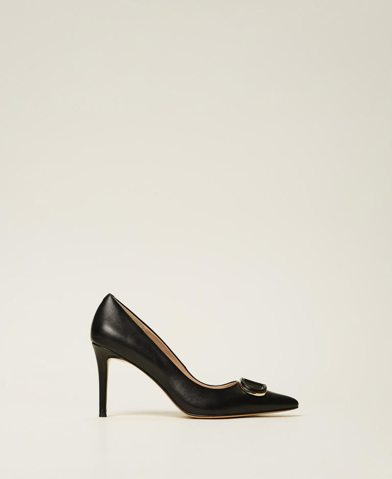 Leather court shoes with Oval T Black Woman 251TCP060_00006_01