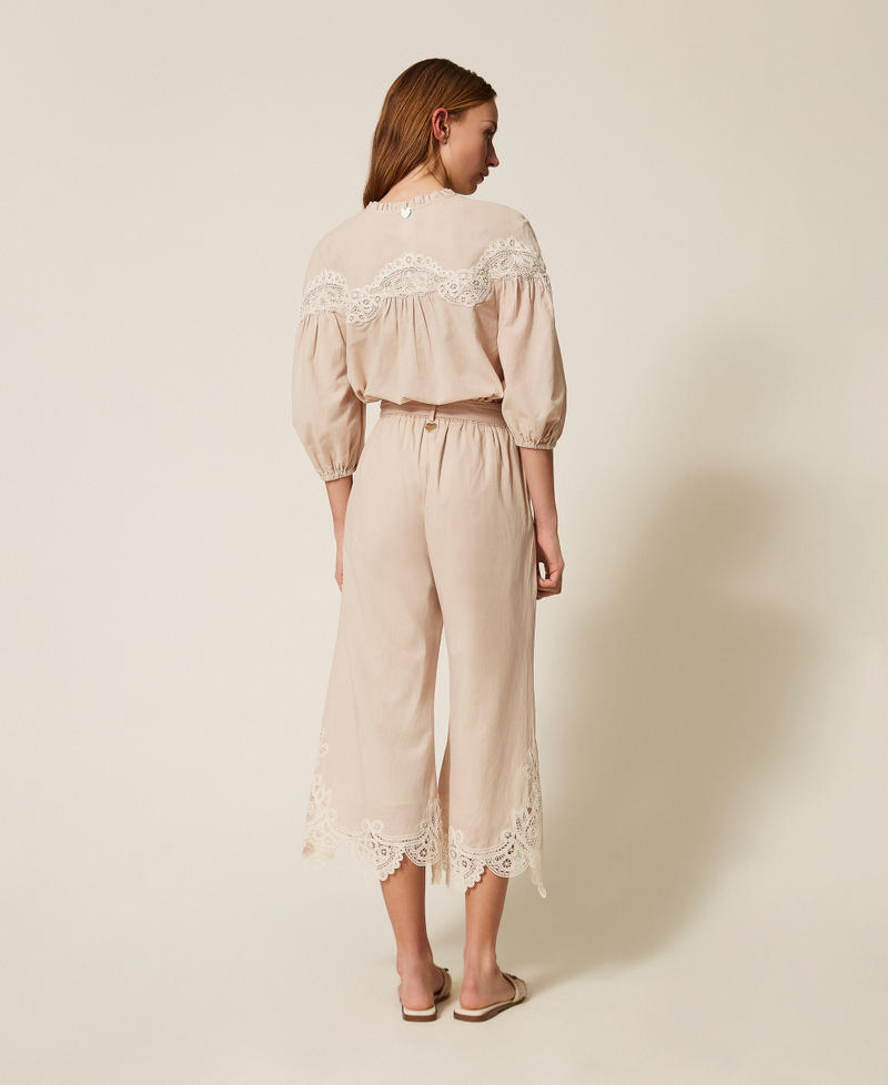 Cropped muslin trousers with macram&eacute; Two-tone Fog/Vanilla White Woman 261LM2DBB_13579_03