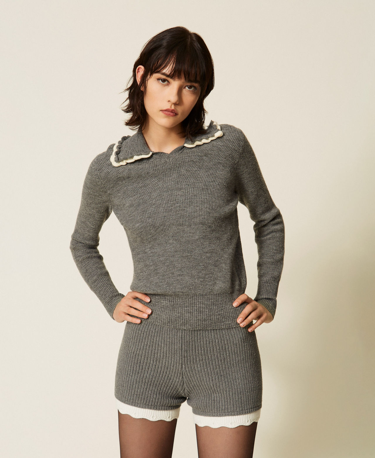 Actitude By Twinset Knitted Shorts With Scalloped Details