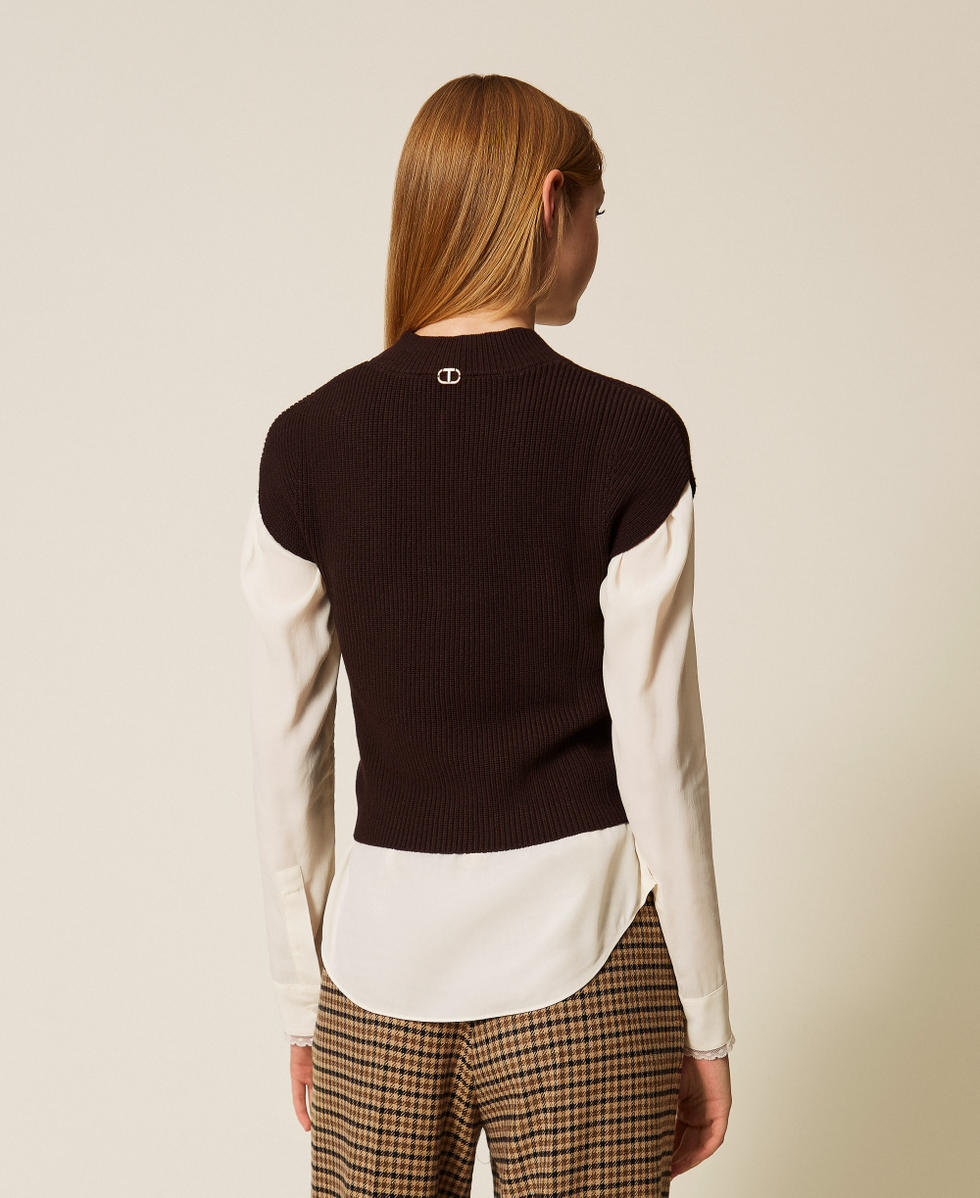 Figurbetonter Stehkragenpullover Black Chocolate Frau 252TT3550_11054_03