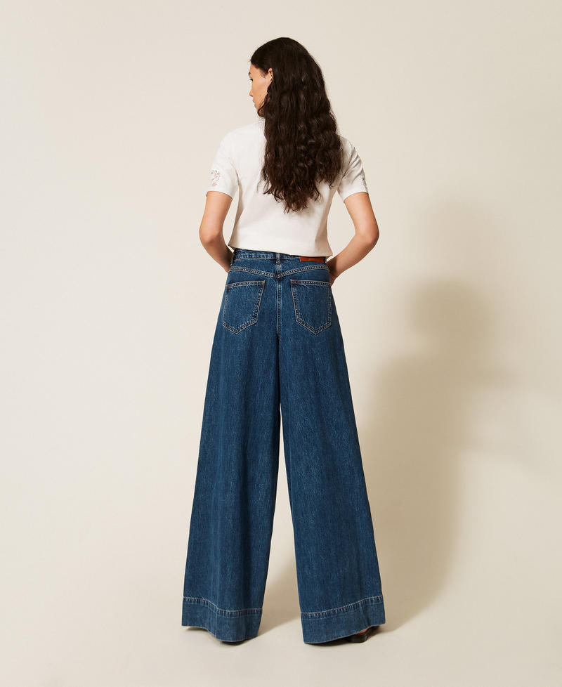Weite Jeanshose mit Spitze Denimblau Frau 261AP2390_01104_03