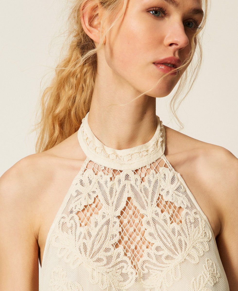 Langes Kleid aus Mesh mit Stickerei Wei&szlig; Schnee Frau 261TQ2012_00282_04