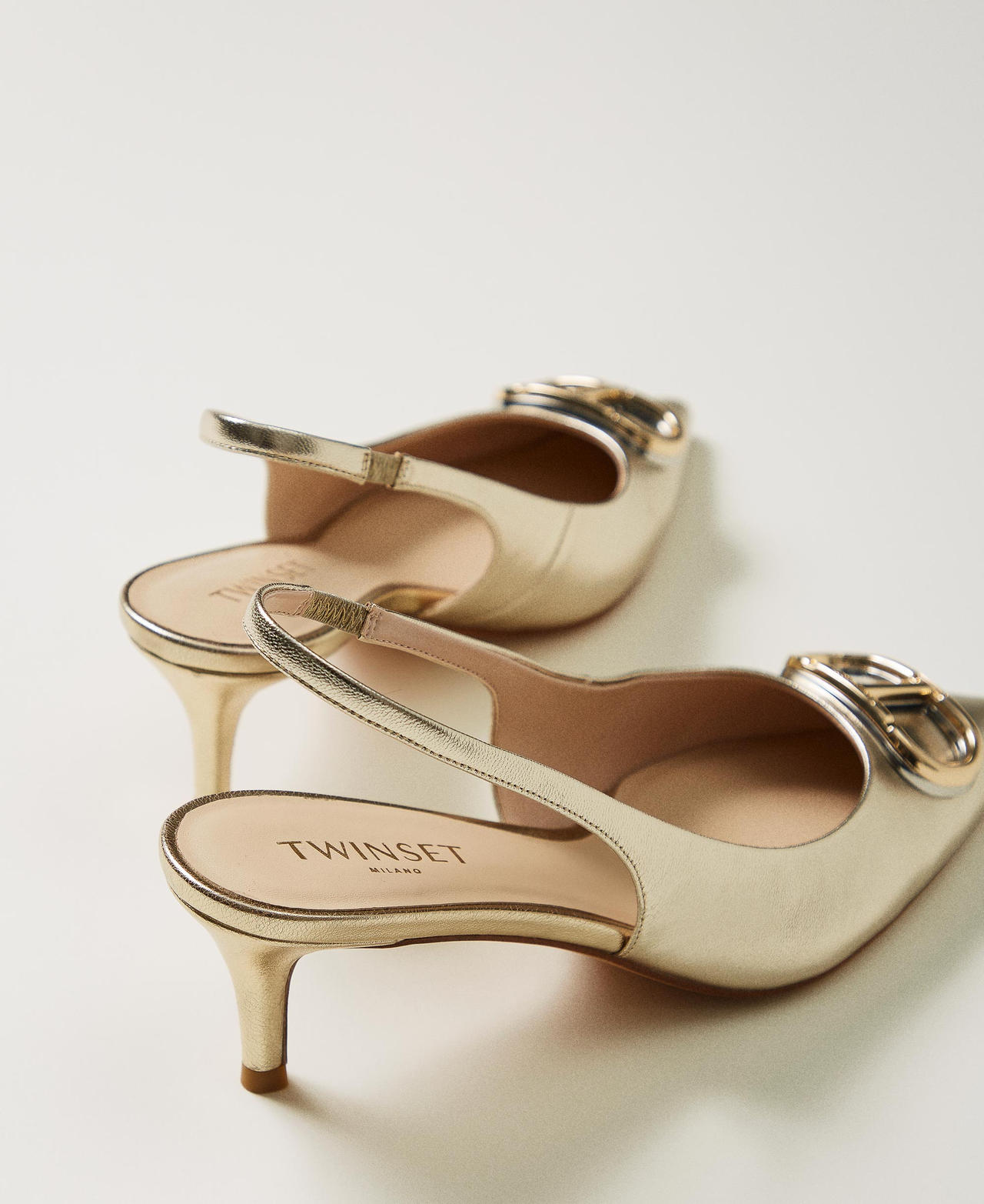 Escarpins slingbacks en cuir avec Oval T Platine Femme 251TCP062_11733_03