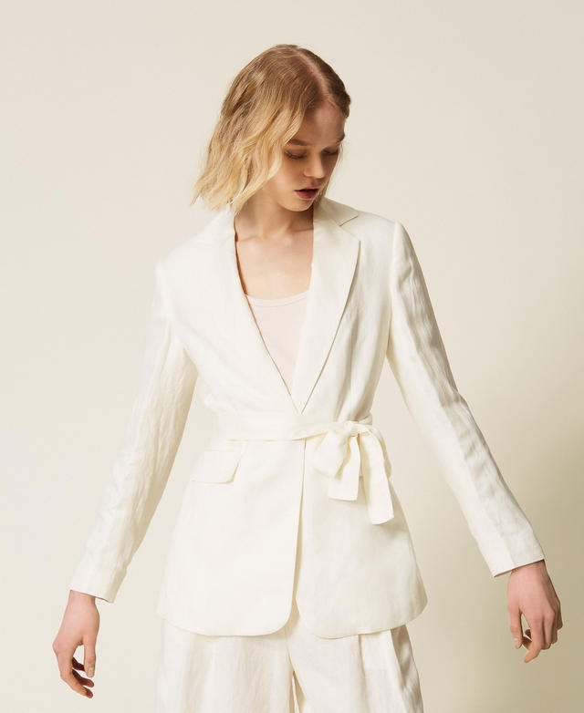 Blazer en lin mélangé avec ceinture