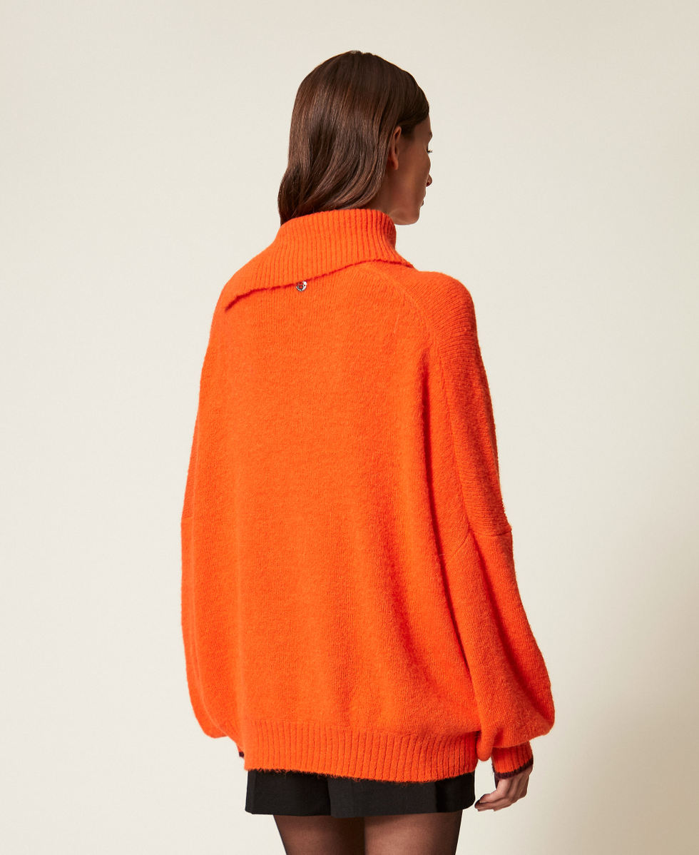 Turtle neck jumper with brooch Orangeade/Winetasting Woman 252AT3111_13027_03