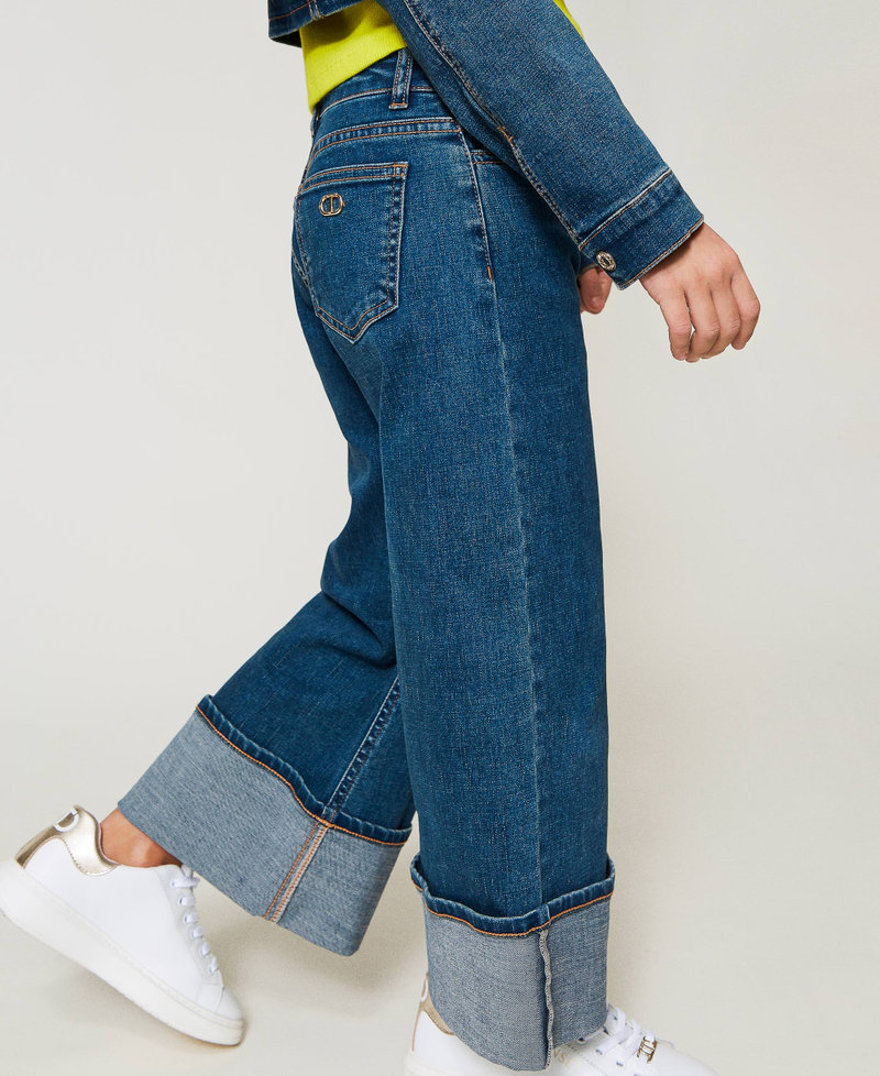 Wide leg jeans with turn ups