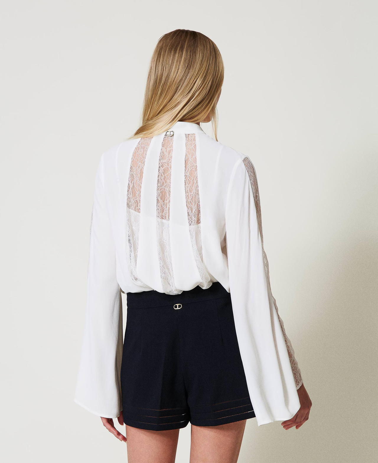 Straight shorts with embroidery Blue Night Woman 251TP2043_00238_03