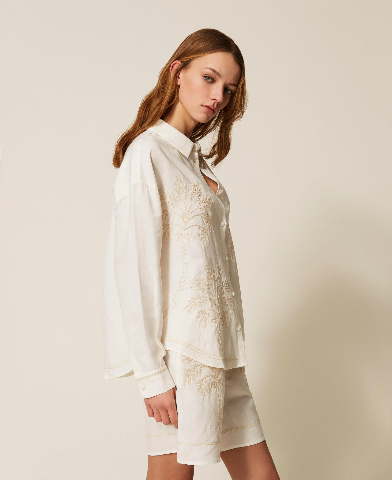 Linen blend shirt with embroidery Two-tone Vanilla White/Fog Woman 261LM2MAA_13584_02