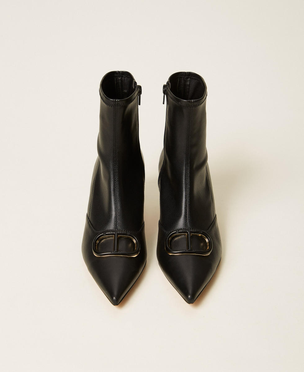 Boots with Oval T Black Woman 252TCP034_00006_04