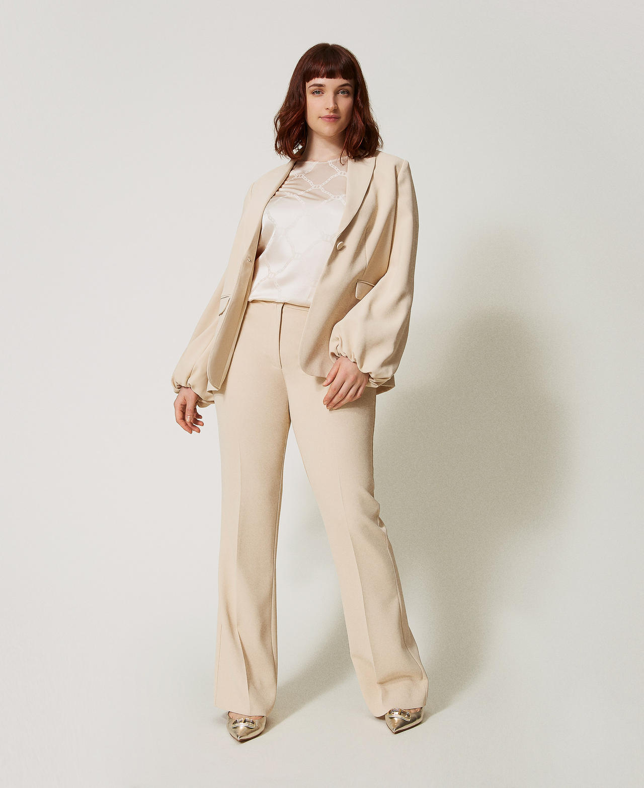 Cr&ecirc;pe flared trousers Delicate Beige Woman 251TP2324_12140_01