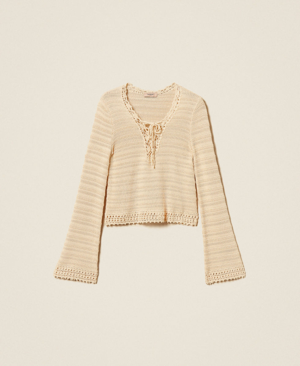 Pullover im H&auml;keldessin mit Schn&uuml;ren